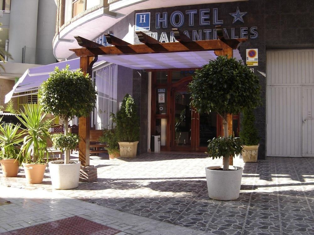 Hotel Manantiales ตอร์เรโมลิโนส ภายนอก รูปภาพ