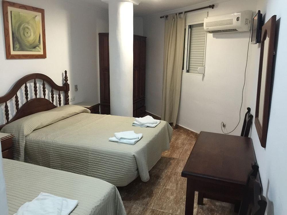 Hotel Manantiales ตอร์เรโมลิโนส ภายนอก รูปภาพ