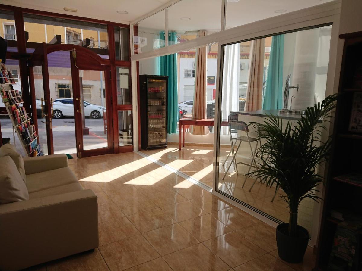 Hotel Manantiales ตอร์เรโมลิโนส ภายนอก รูปภาพ