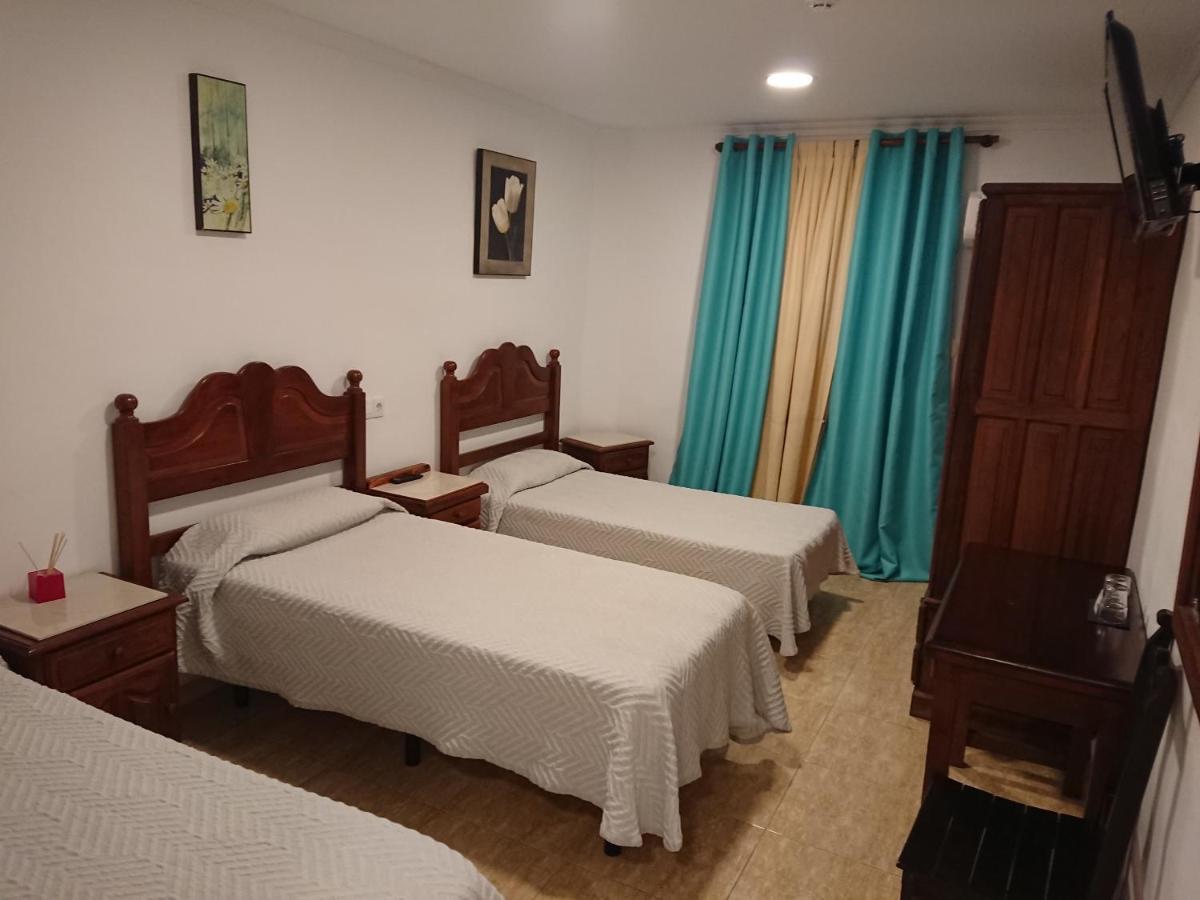 Hotel Manantiales ตอร์เรโมลิโนส ภายนอก รูปภาพ