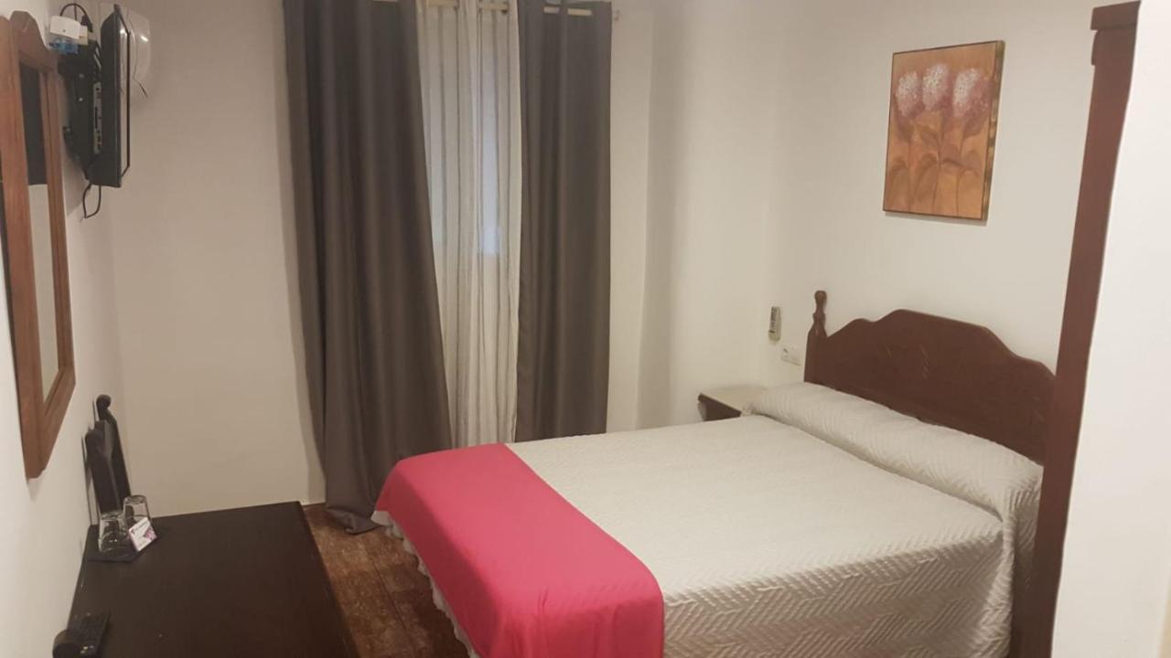 Hotel Manantiales ตอร์เรโมลิโนส ภายนอก รูปภาพ