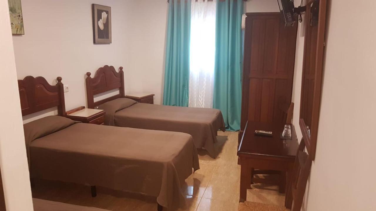 Hotel Manantiales ตอร์เรโมลิโนส ภายนอก รูปภาพ