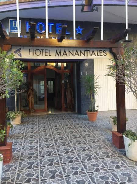 Hotel Manantiales ตอร์เรโมลิโนส ภายนอก รูปภาพ