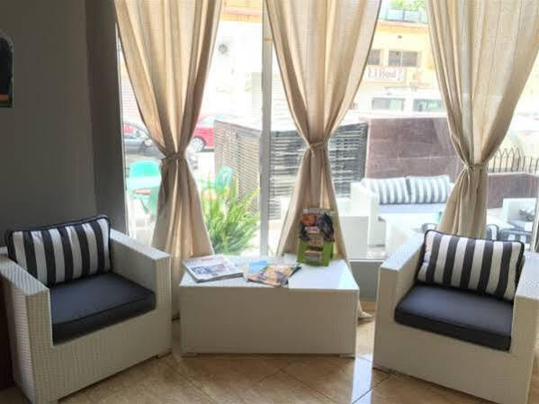 Hotel Manantiales ตอร์เรโมลิโนส ภายนอก รูปภาพ