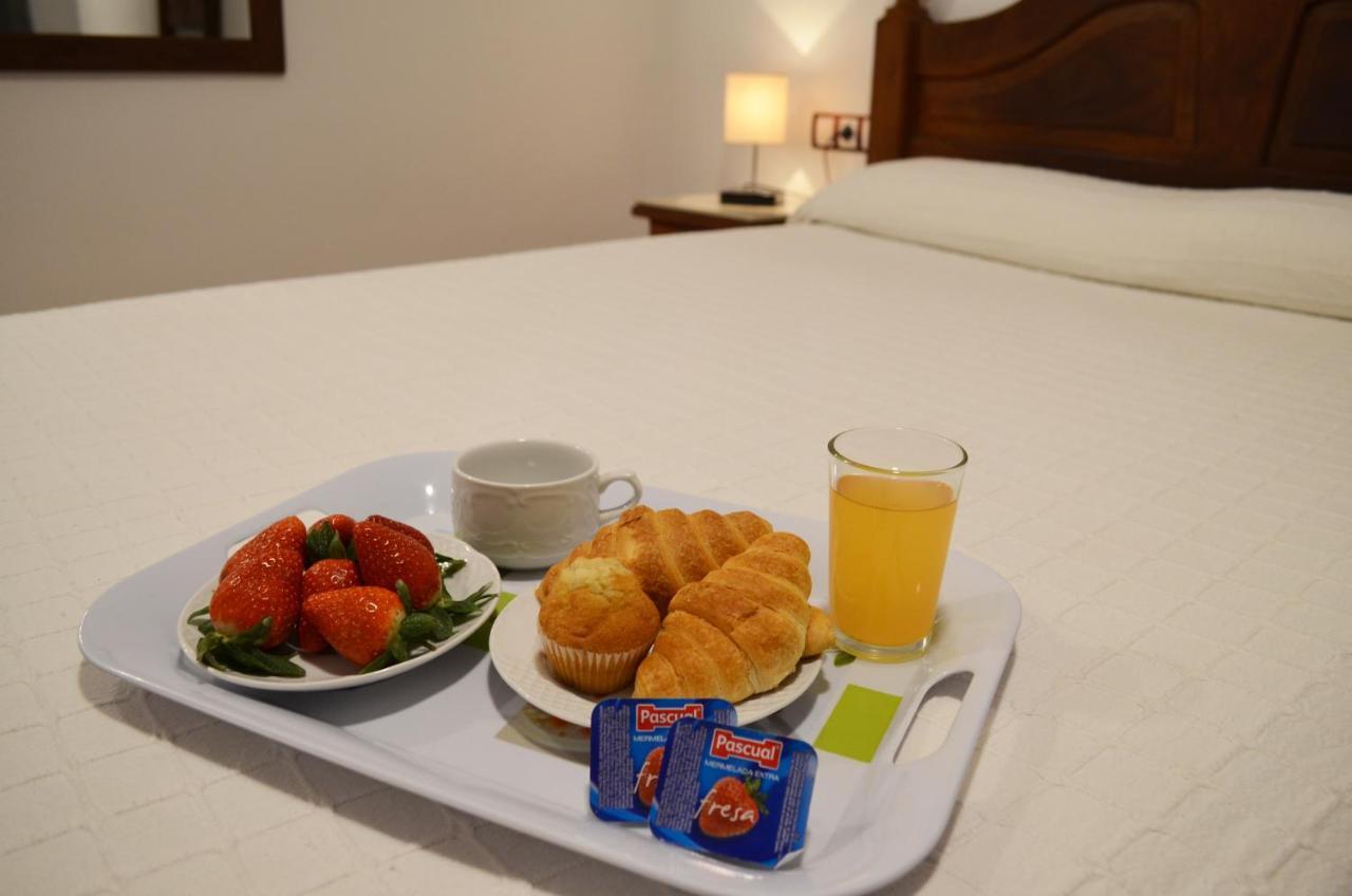 Hotel Manantiales ตอร์เรโมลิโนส ภายนอก รูปภาพ