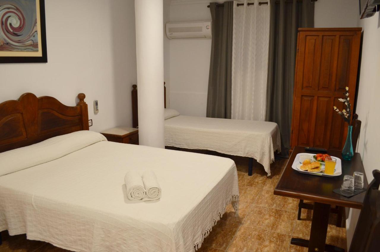 Hotel Manantiales ตอร์เรโมลิโนส ภายนอก รูปภาพ